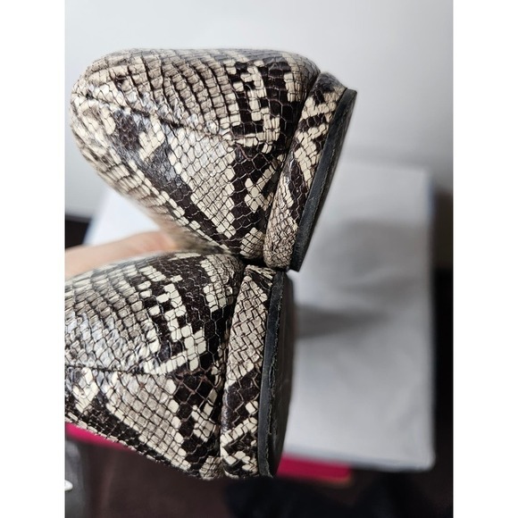 Vince Paz Snake Print Loafer flats. Leather 11?  Stylish. Comfort. - Picture 11 of 11